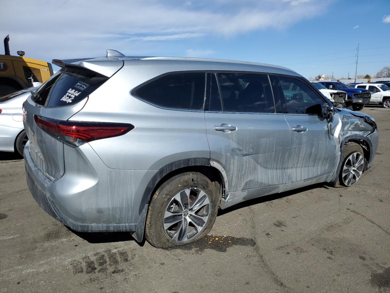 2022 Toyota Highlander - Image 3