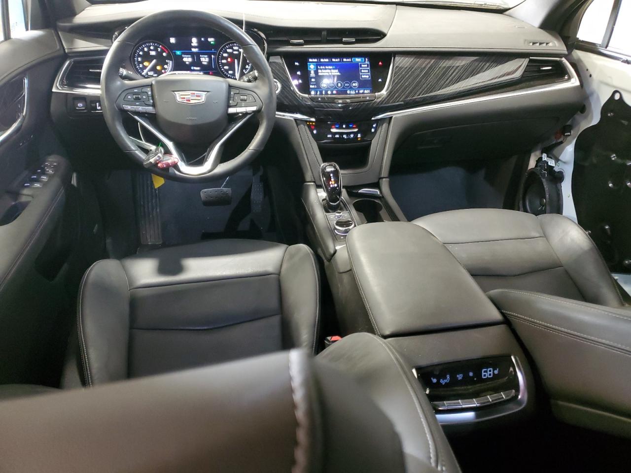 2022 Cadillac XT6 - Image 8