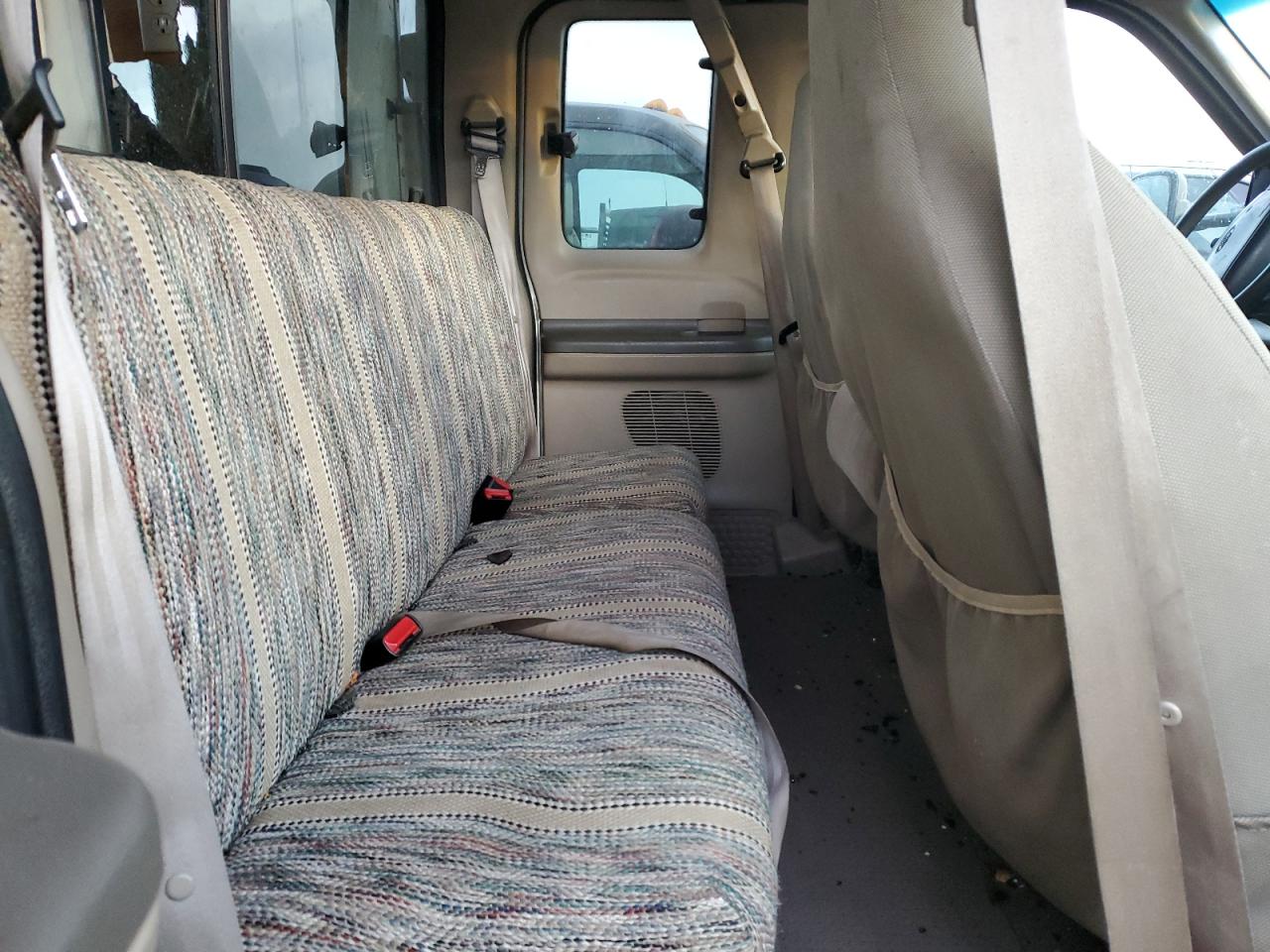 2001 Ford F250 - Image 11