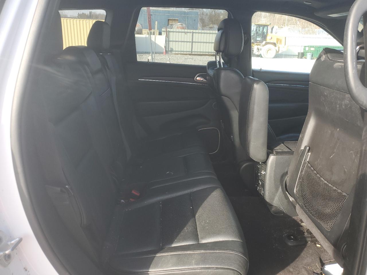 2016 Jeep Grand Cherokee - Image 11