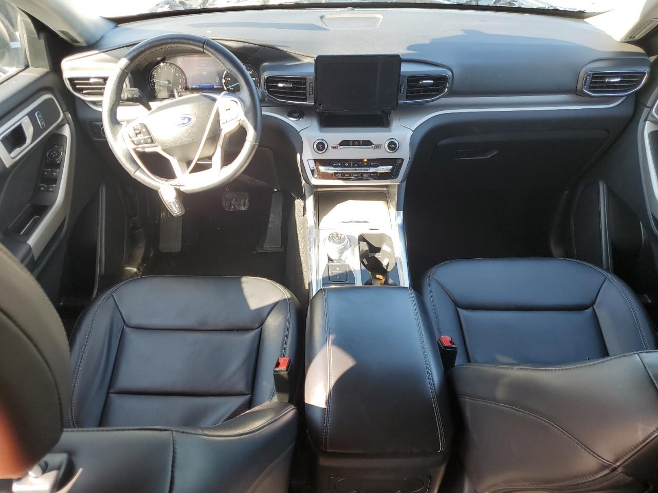 2023 Ford Explorer - Image 8
