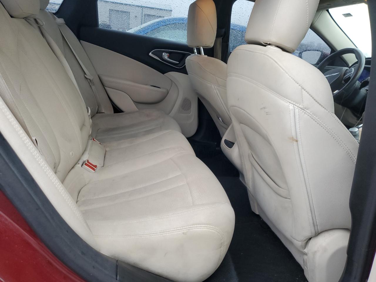 2015 Chrysler 200 - Image 10