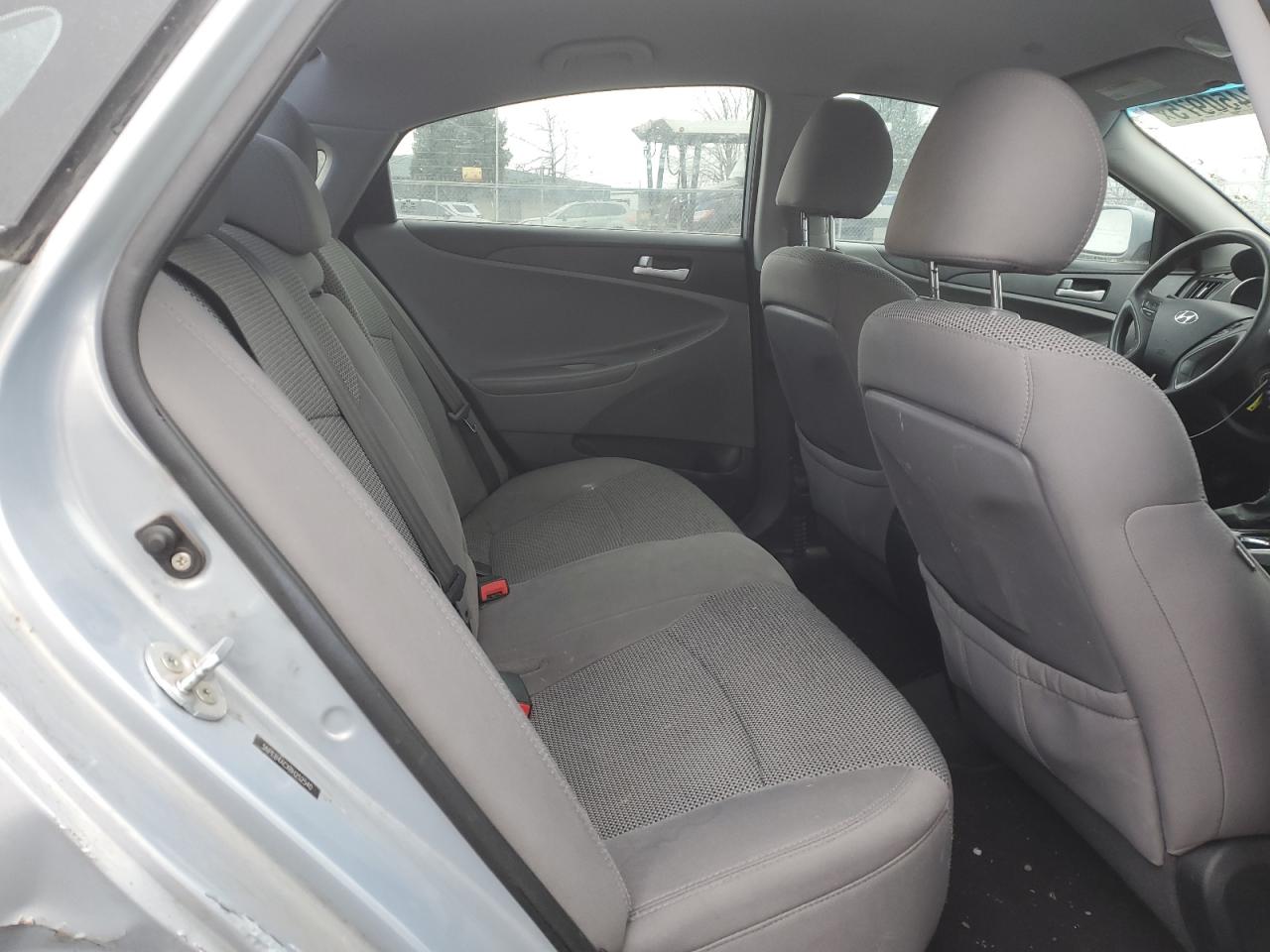 2011 Hyundai Sonata - Image 10