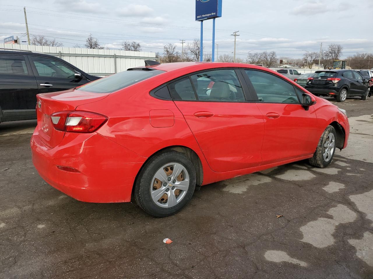 2018 Chevrolet Cruze - Image 3