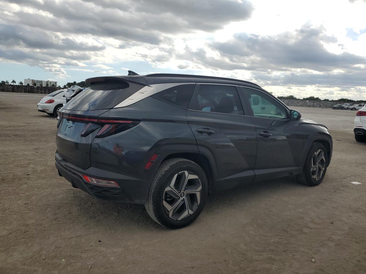 2022 Hyundai Tucson - Image 3