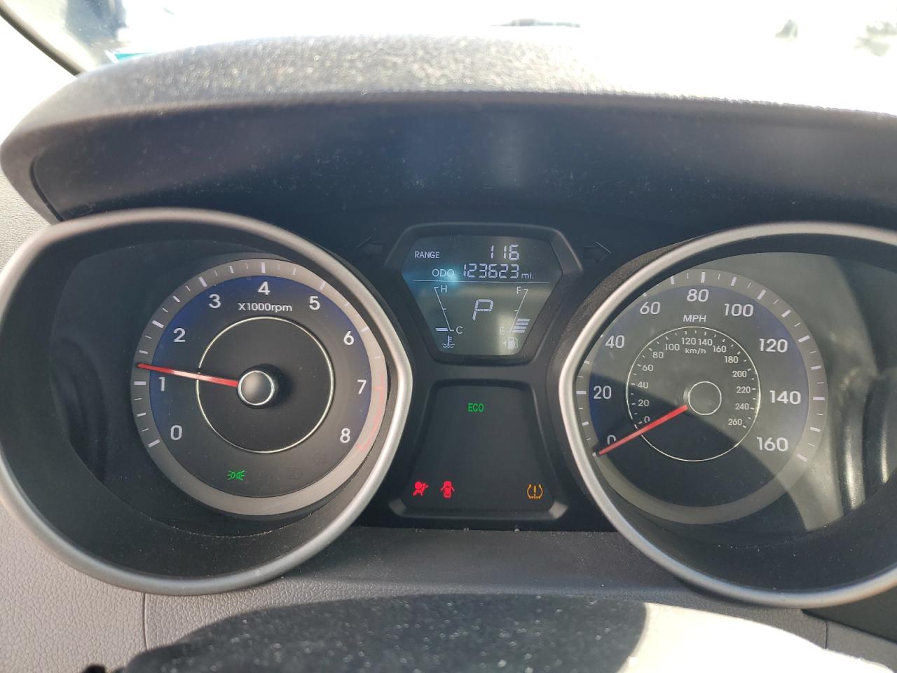 2013 Hyundai Elantra - Image 9
