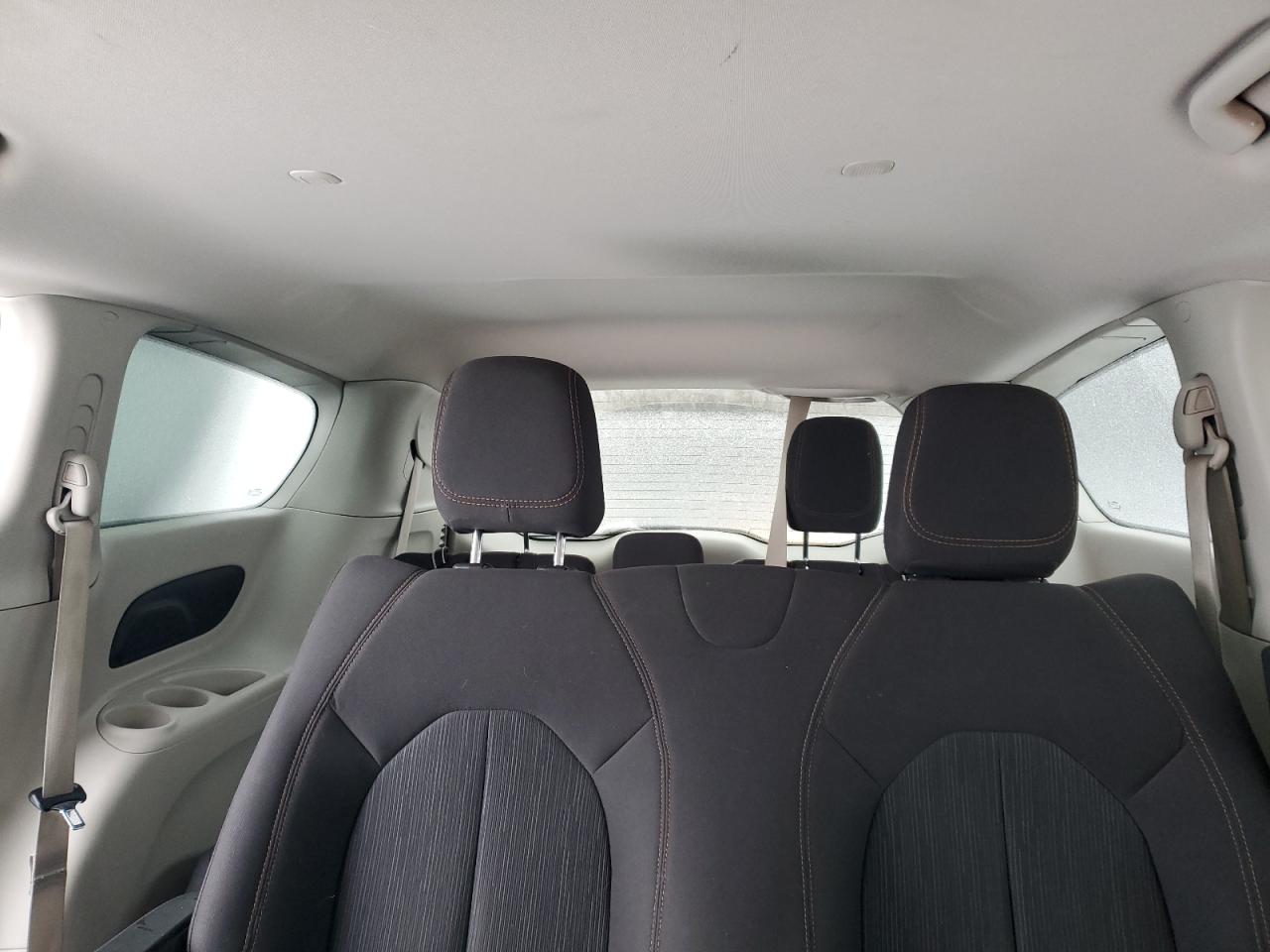 2018 Chrysler Pacifica - Image 10
