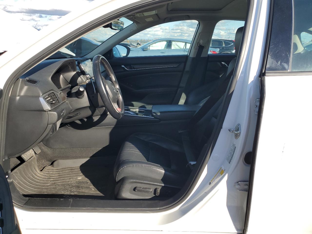 1HGCV2F51JA033857 HONDA ACCORD 2018