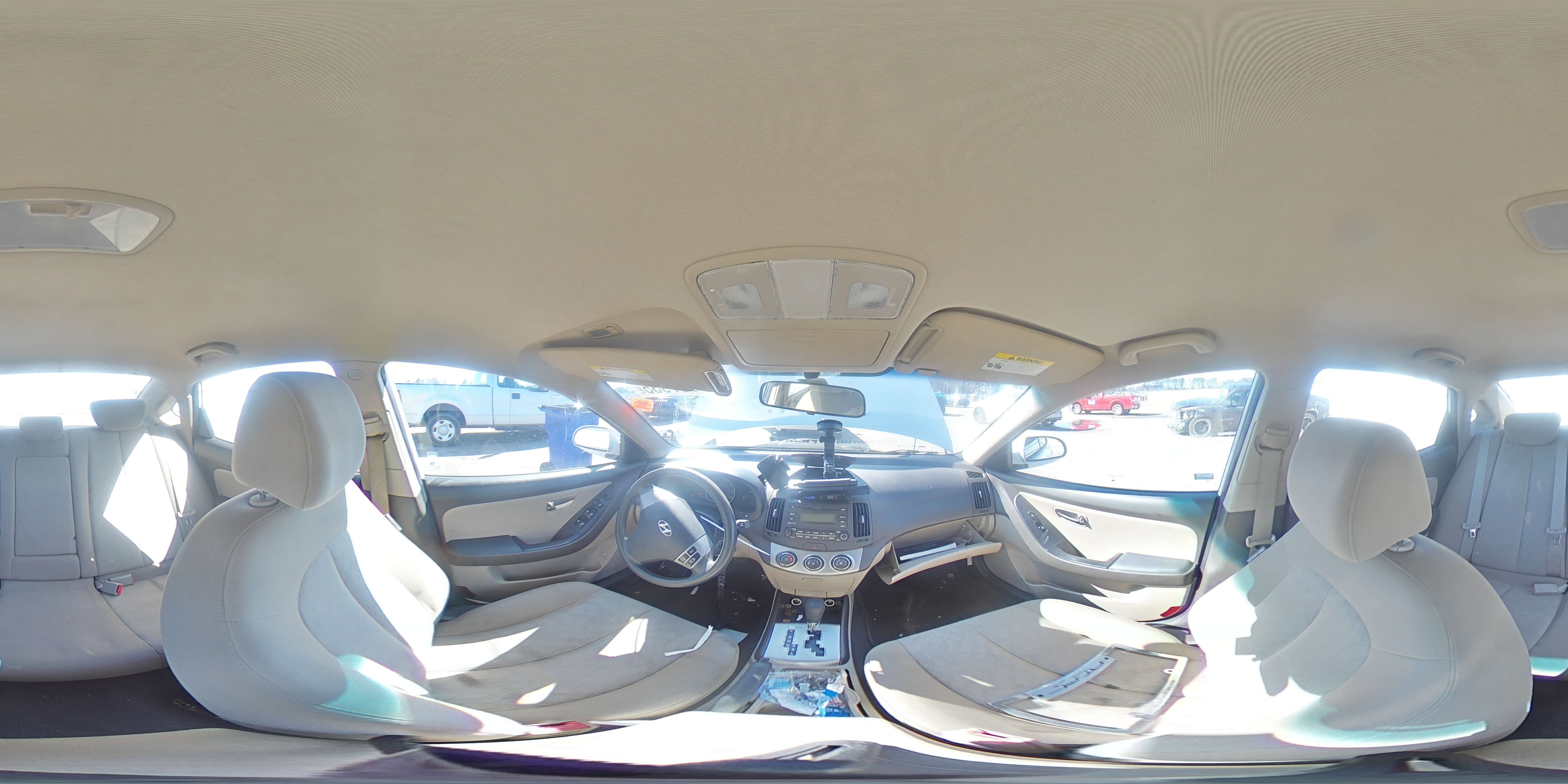 2010 Hyundai Elantra - Image 12