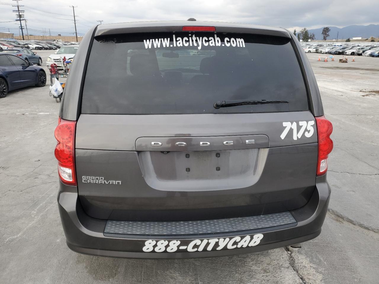 2015 Dodge Caravan - Image 6