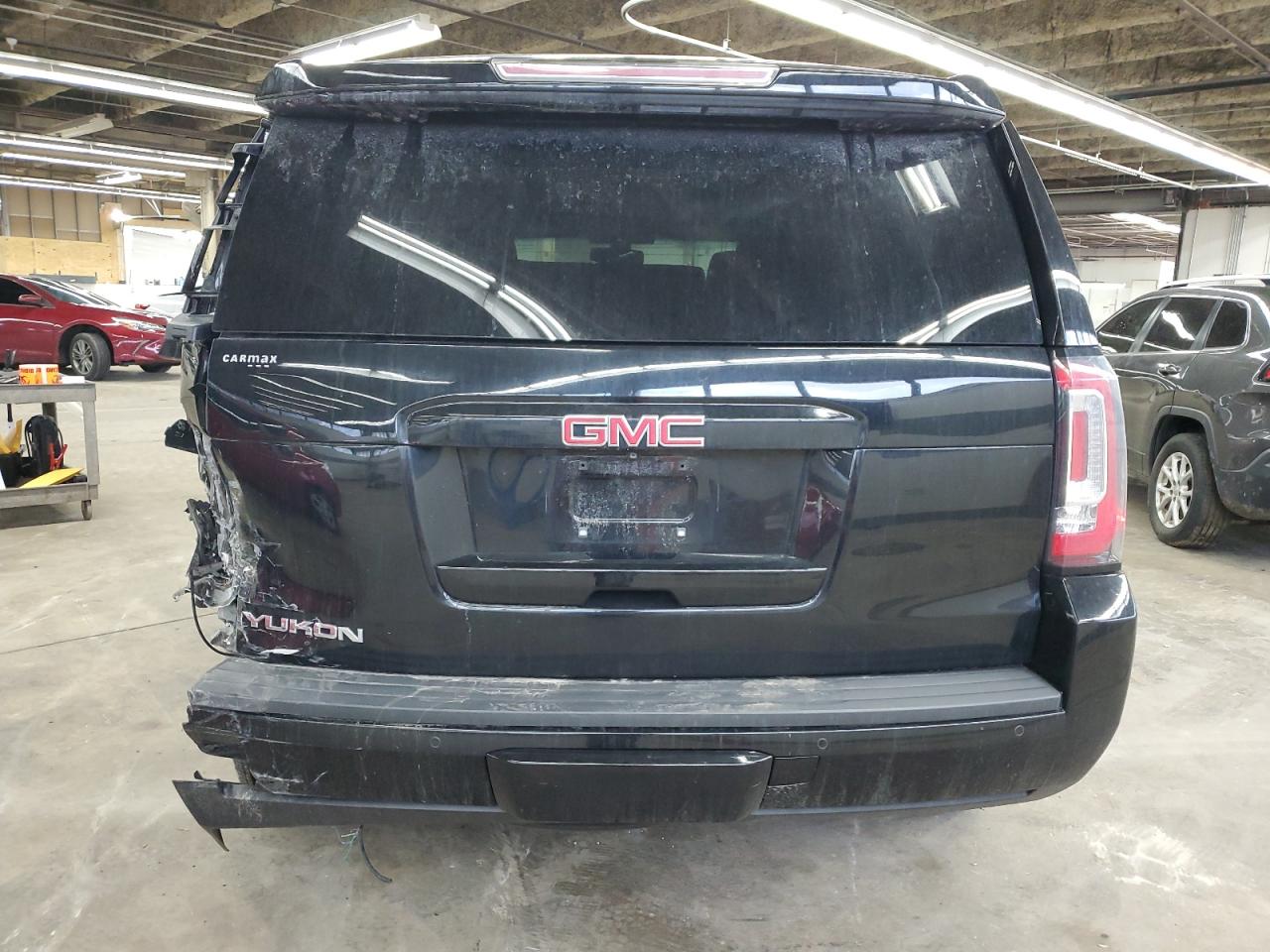 2016 GMC Yukon - Image 6