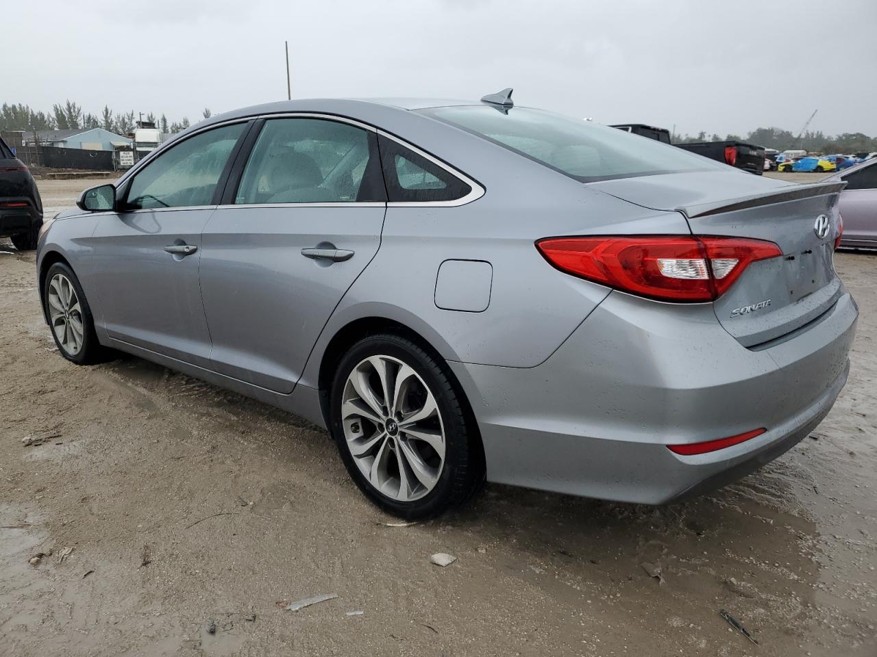 2015 Hyundai Sonata - Image 2