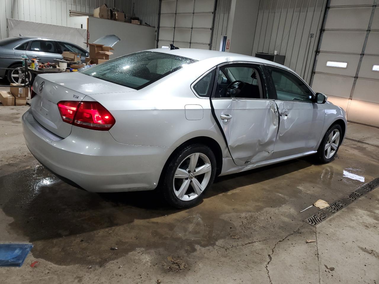 2015 Volkswagen Passat - Image 3