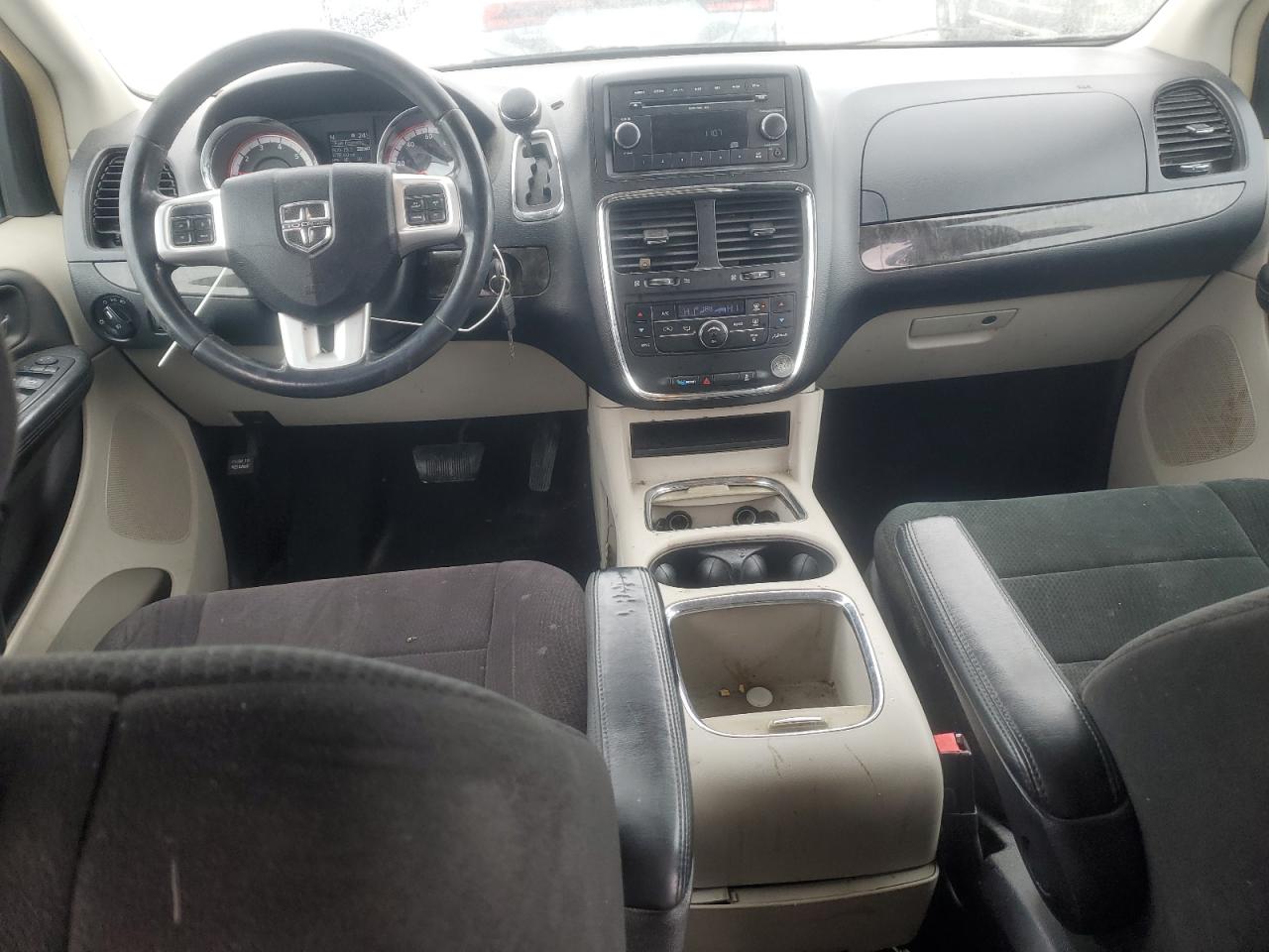 2011 Dodge Caravan - Image 8