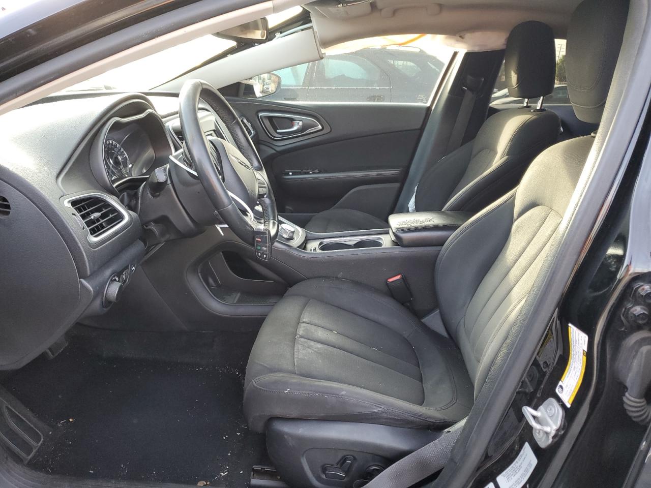 2015 Chrysler 200 - Image 7