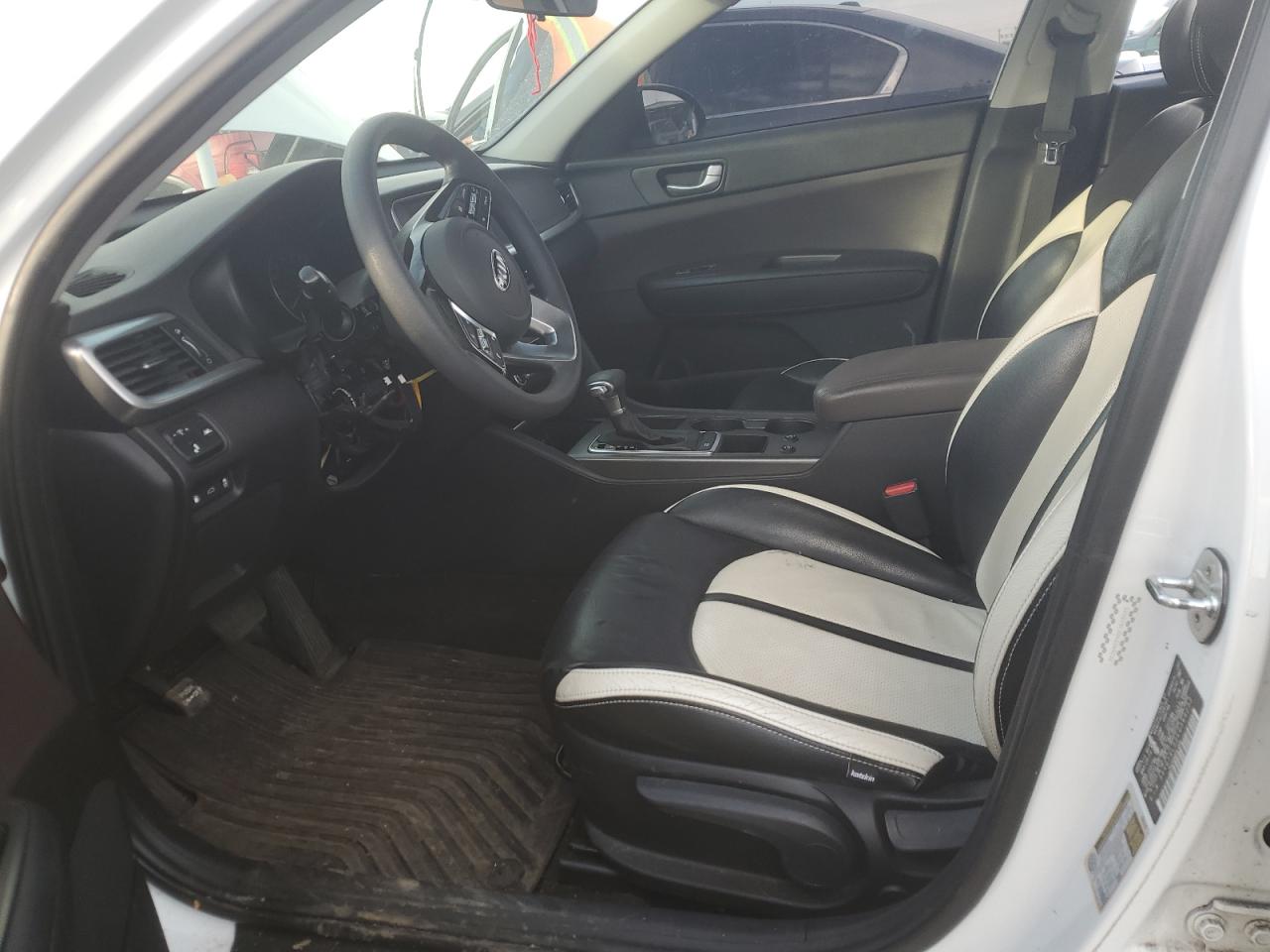 2019 Kia Optima - Image 7