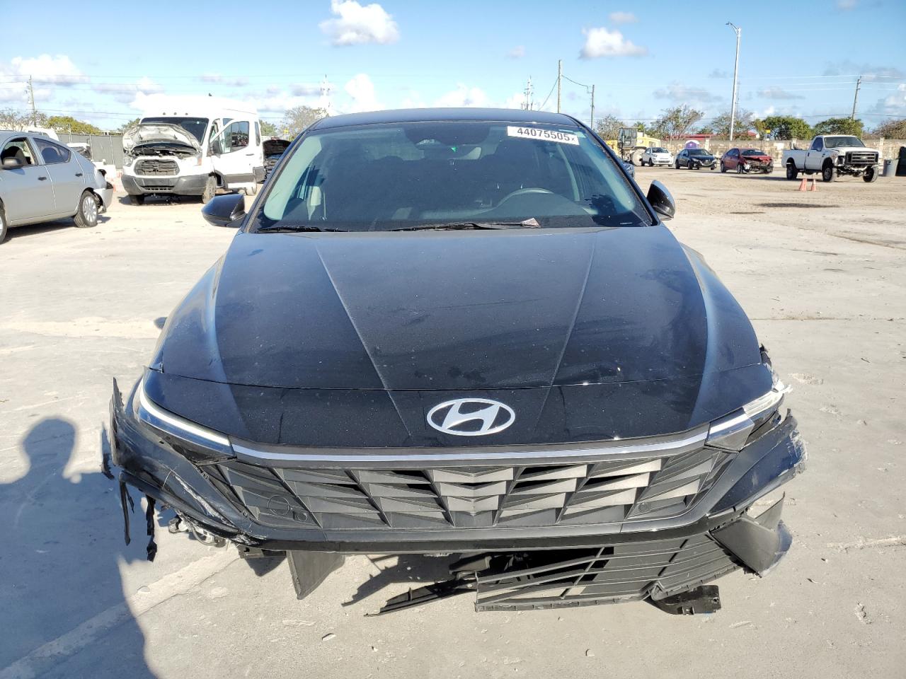 2024 Hyundai Elantra - Image 5