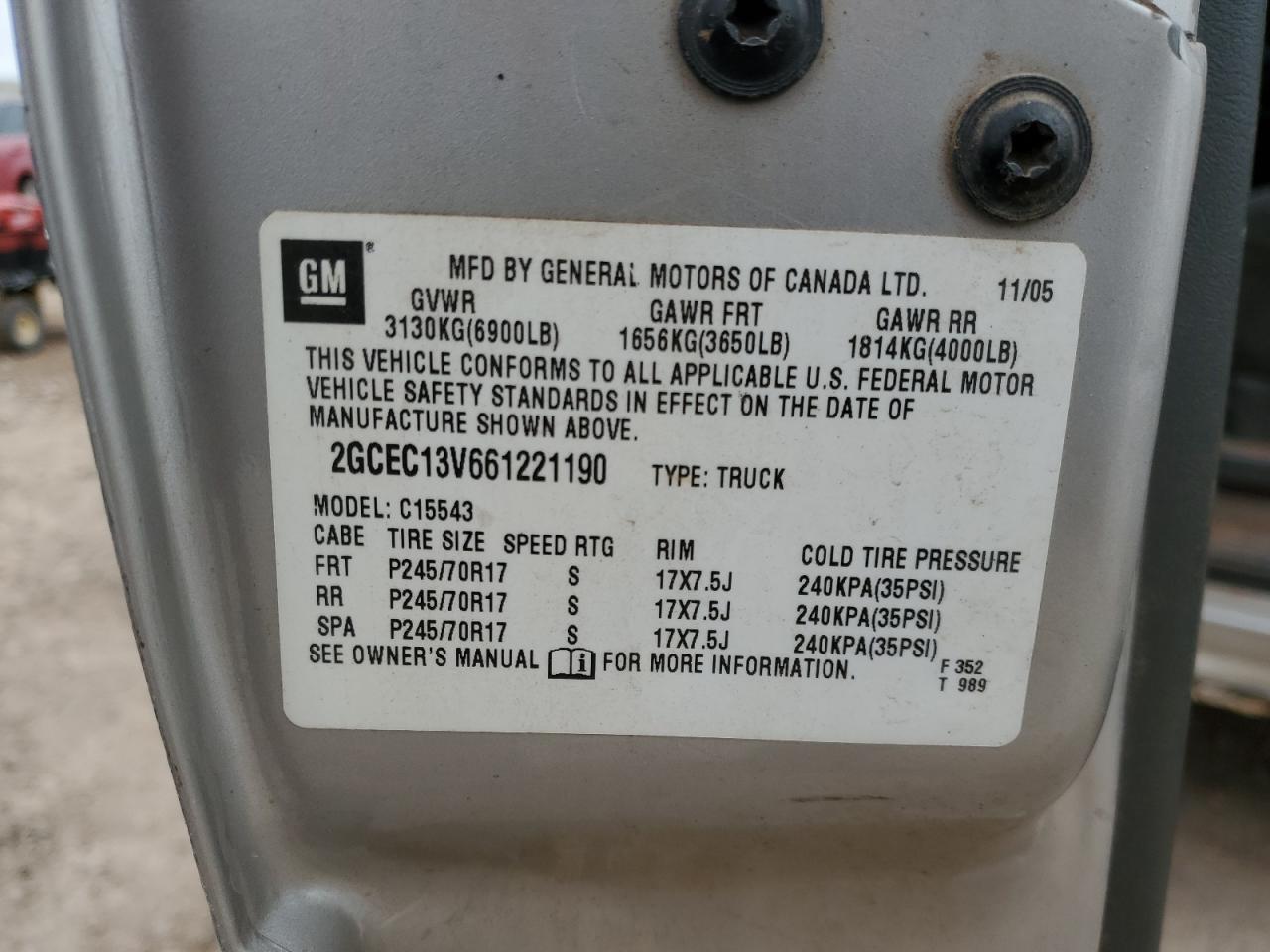 2006 Chevrolet Silverado - Image 12