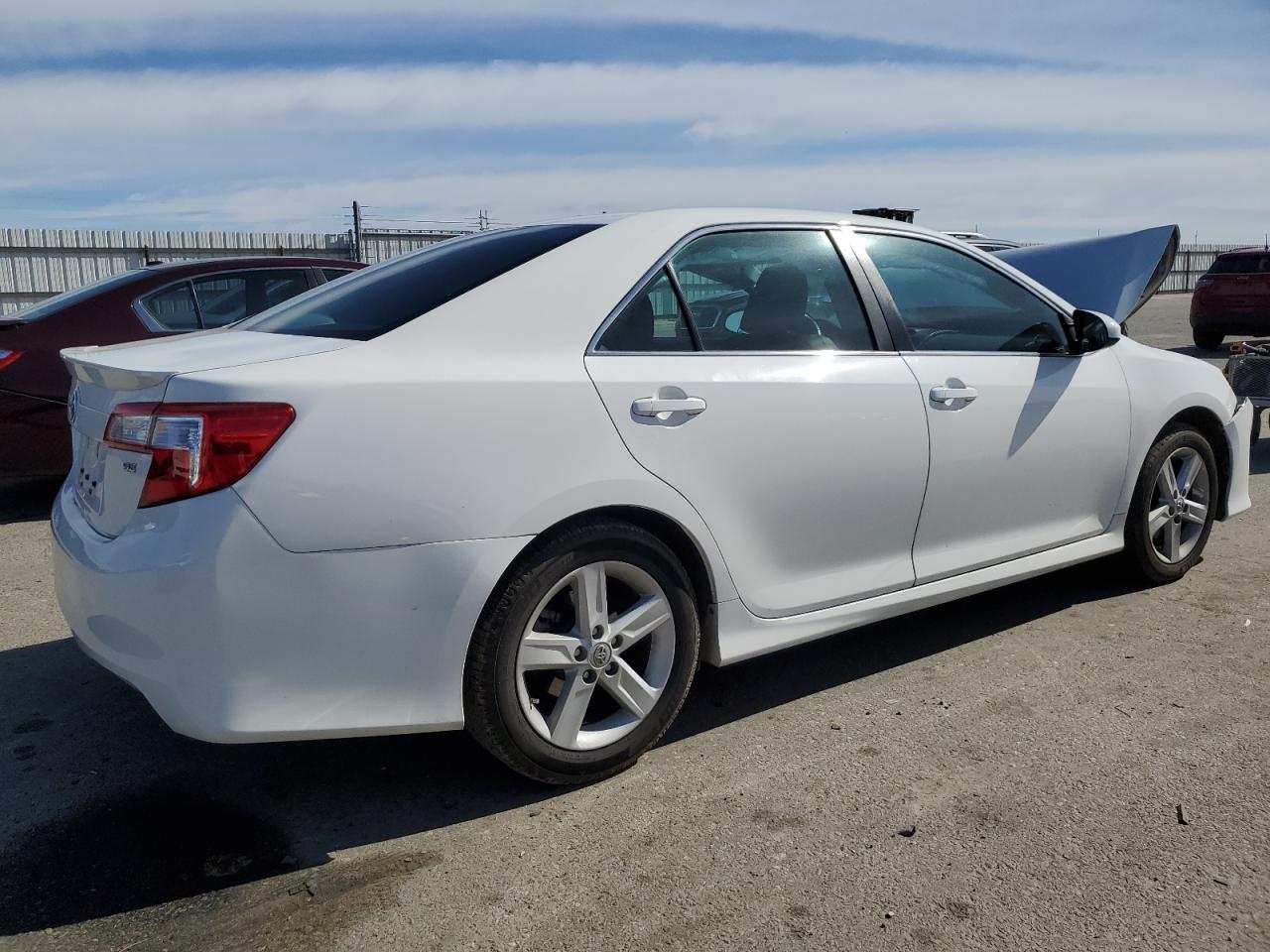 2014 Toyota Camry - Image 3