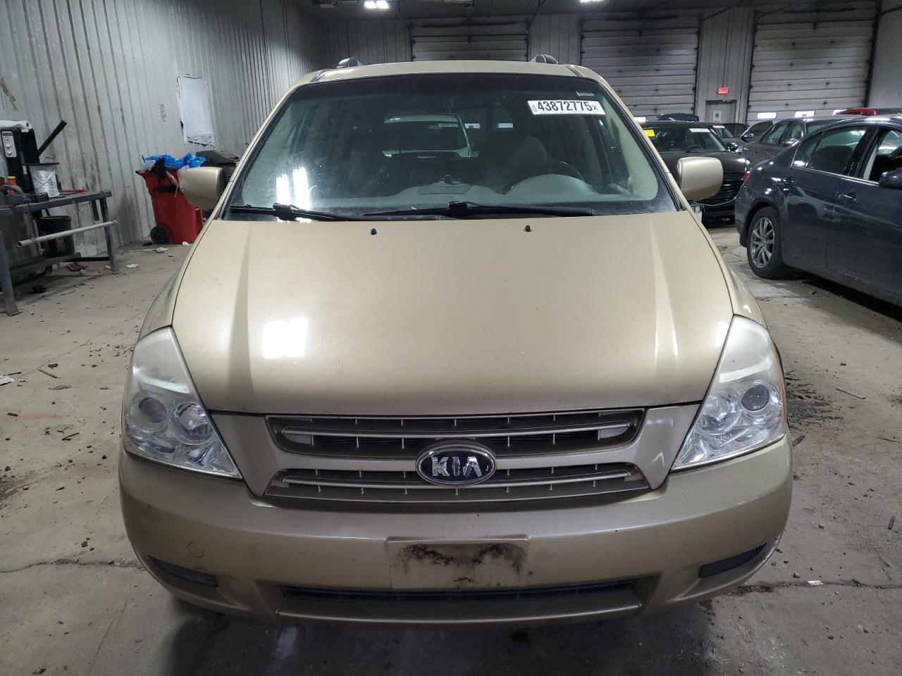 2010 Kia Sedona - Image 5