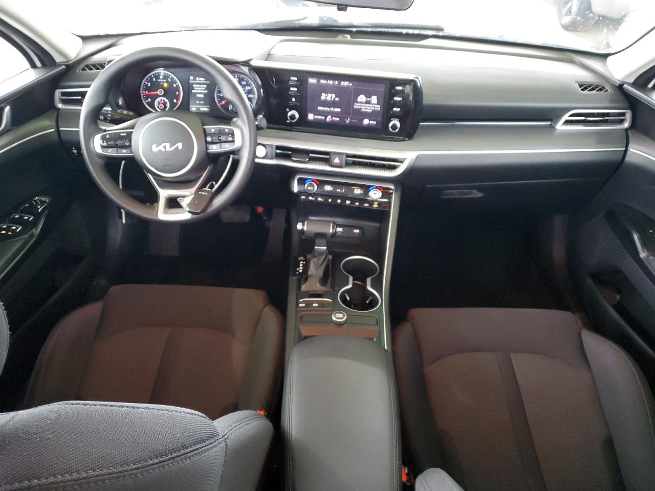 2023 Kia K5 - Image 8