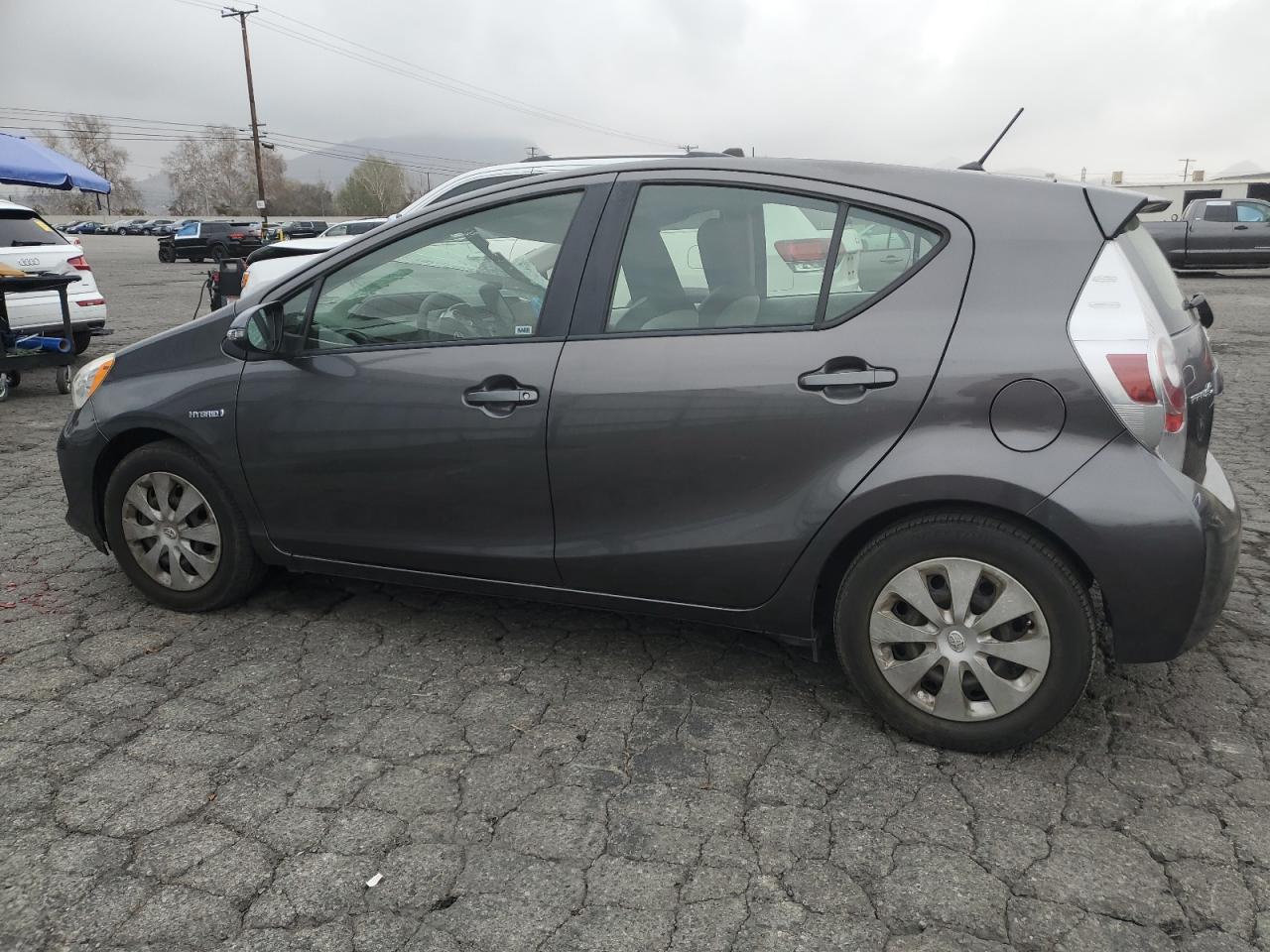 2014 Toyota Prius - Image 2