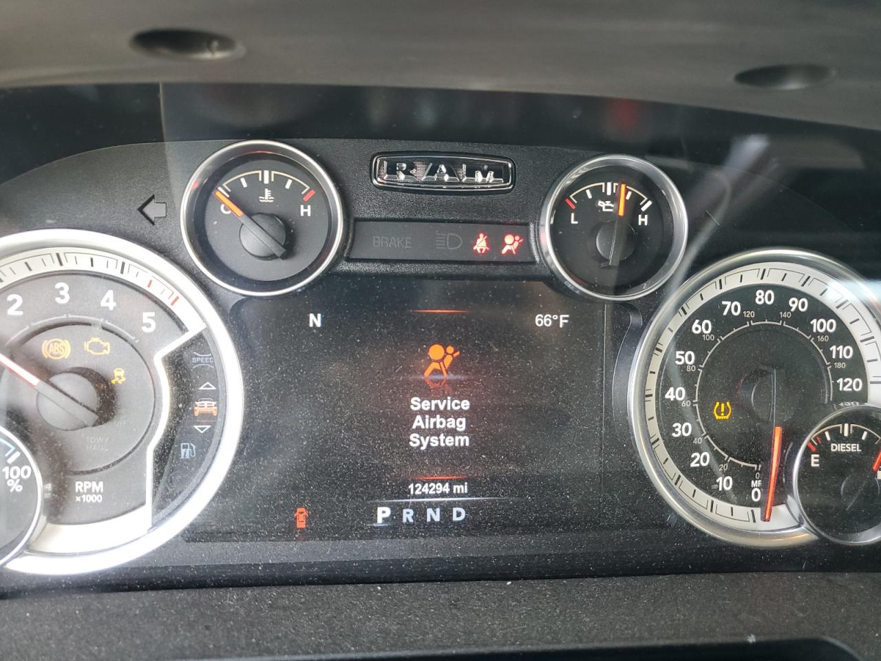 2015 RAM 1500 - Image 9