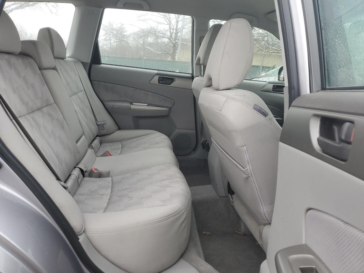 2010 Subaru Forester - Image 11