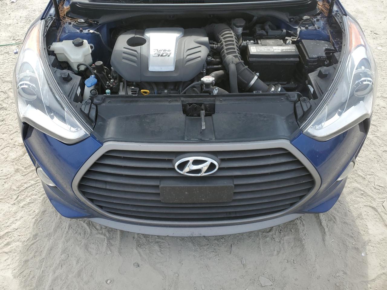 2017 Hyundai Veloster - Image 11