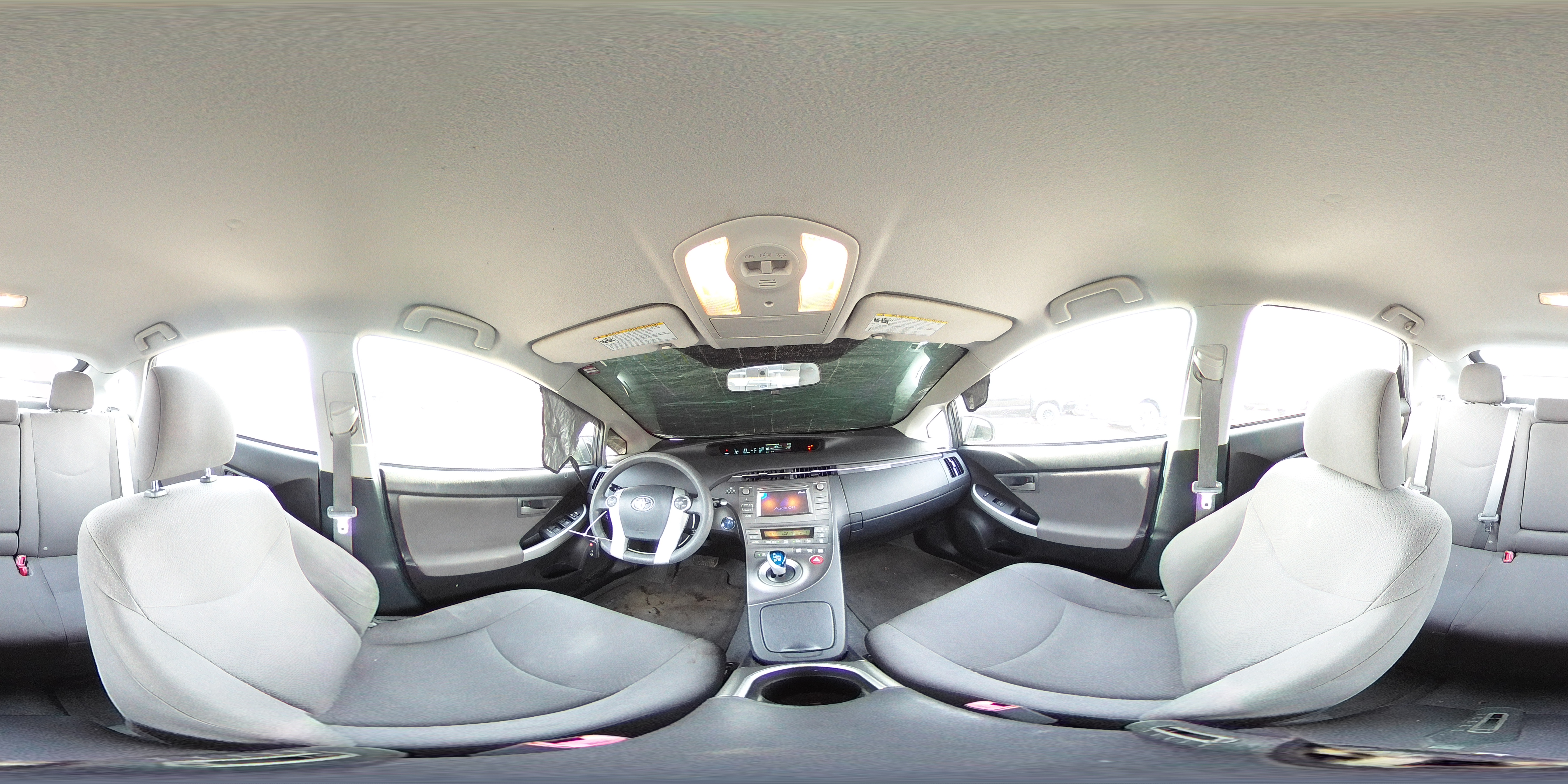 2012 Toyota Prius - Image 13