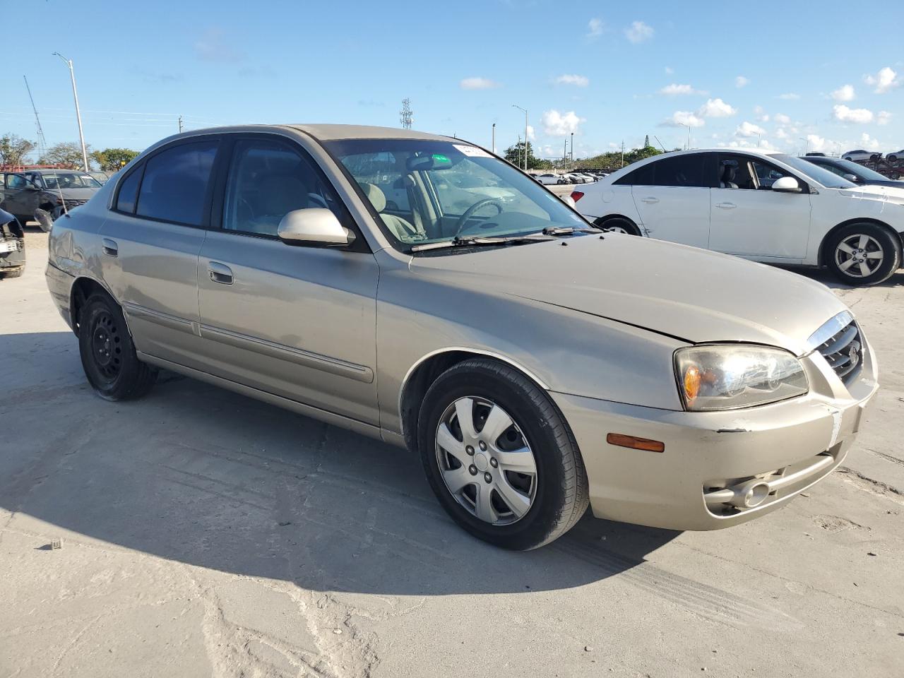 2005 Hyundai Elantra - Image 4