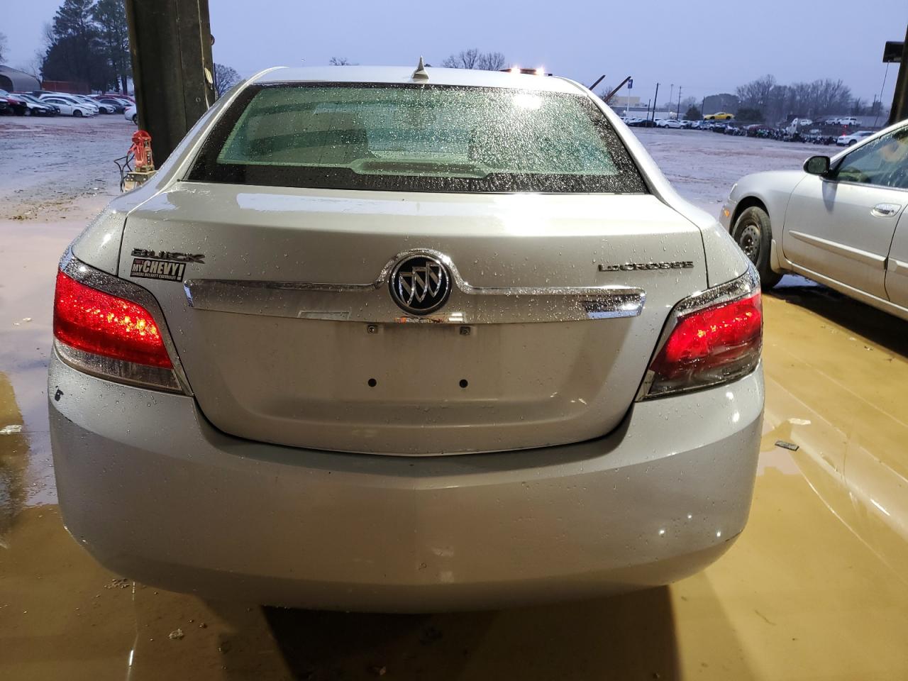 2010 Buick LaCrosse - Image 6