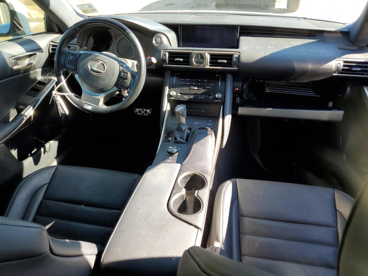 2017 Lexus IS - Image 8
