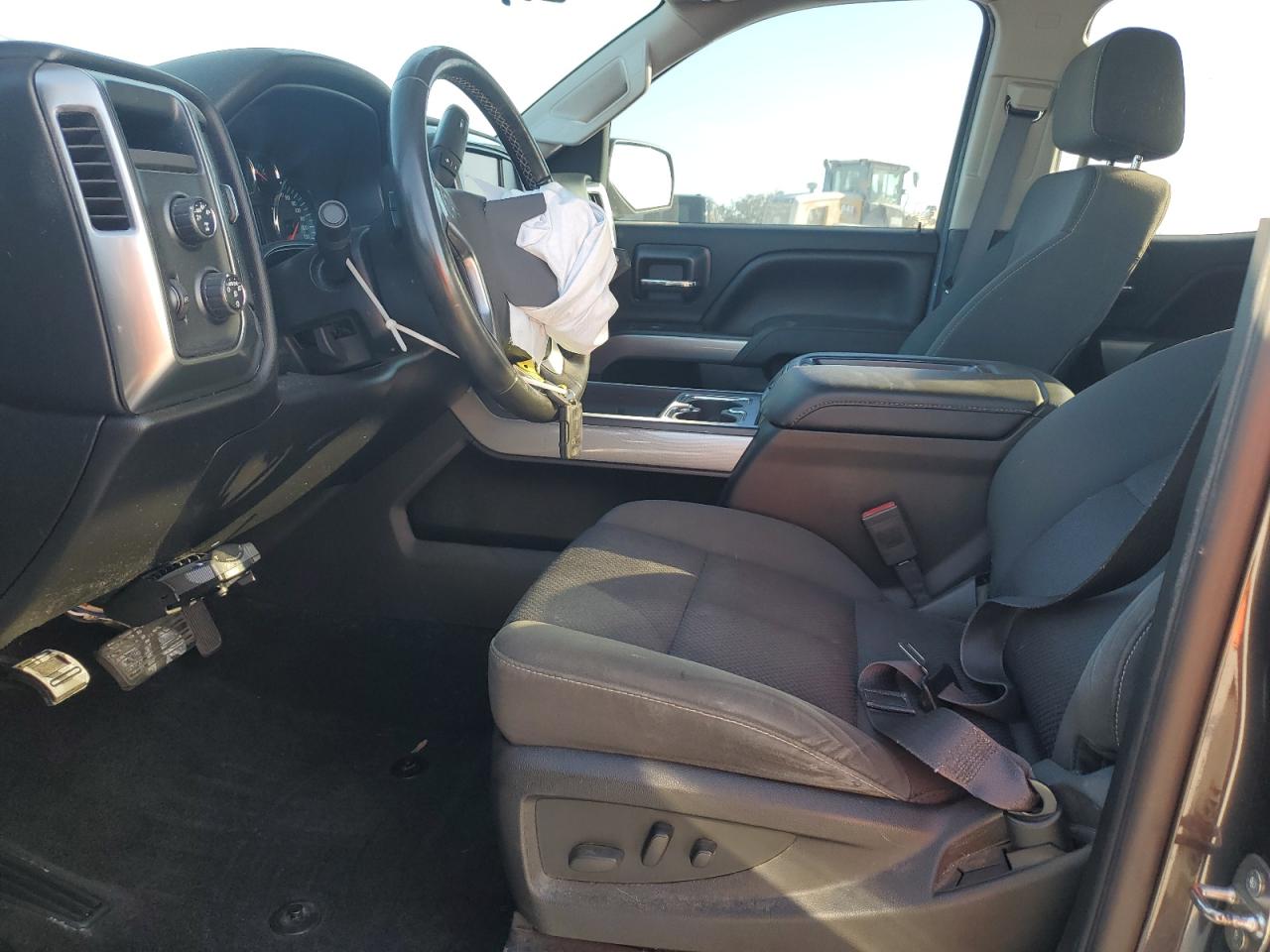 2015 Chevrolet Silverado - Image 7