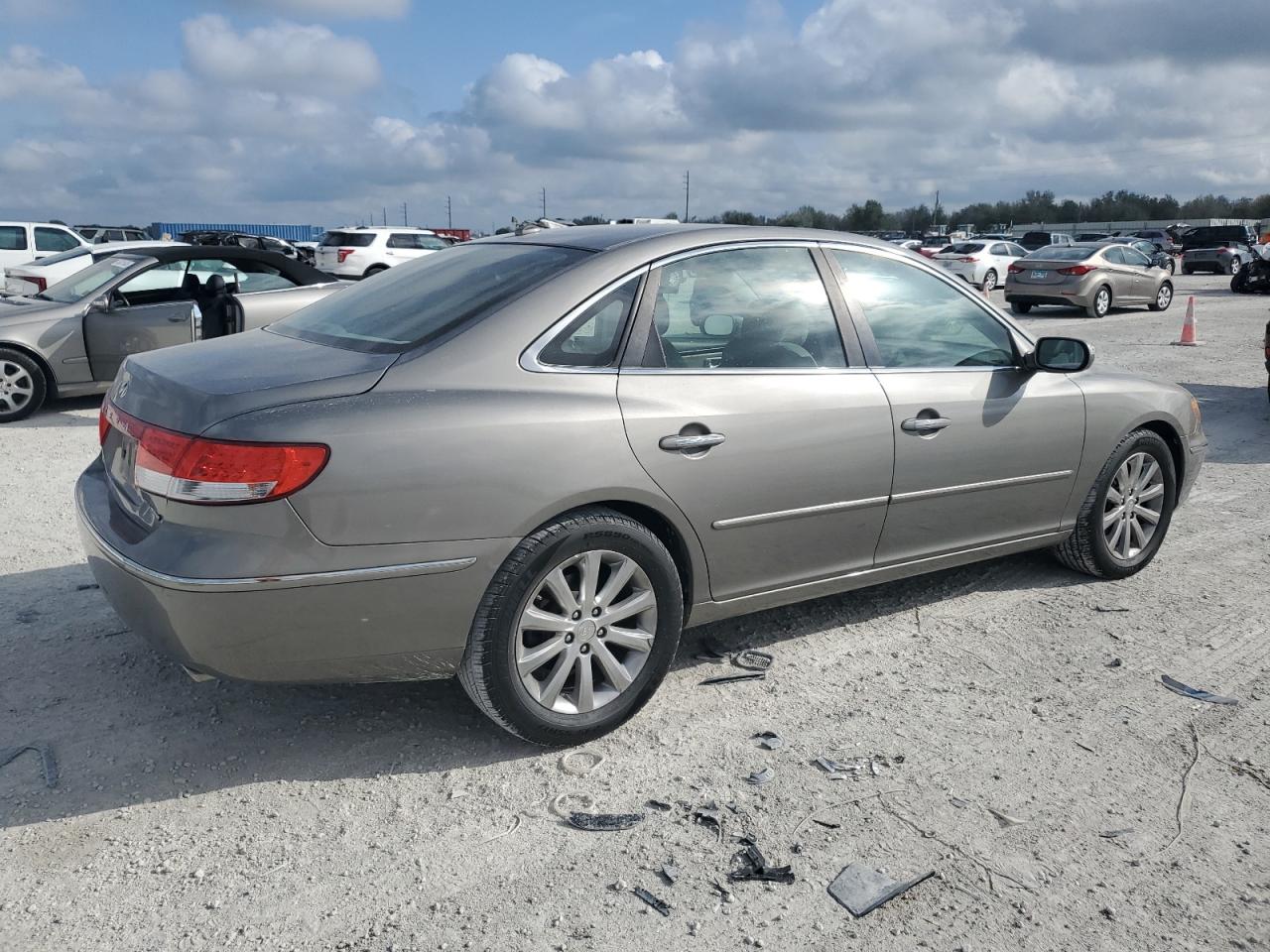 2009 Hyundai Azera - Image 3
