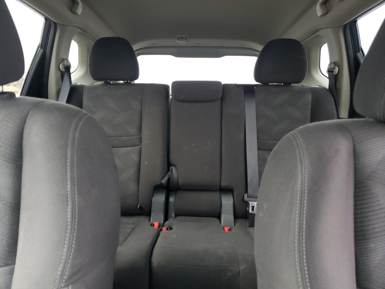 2016 Nissan Rogue - Image 10