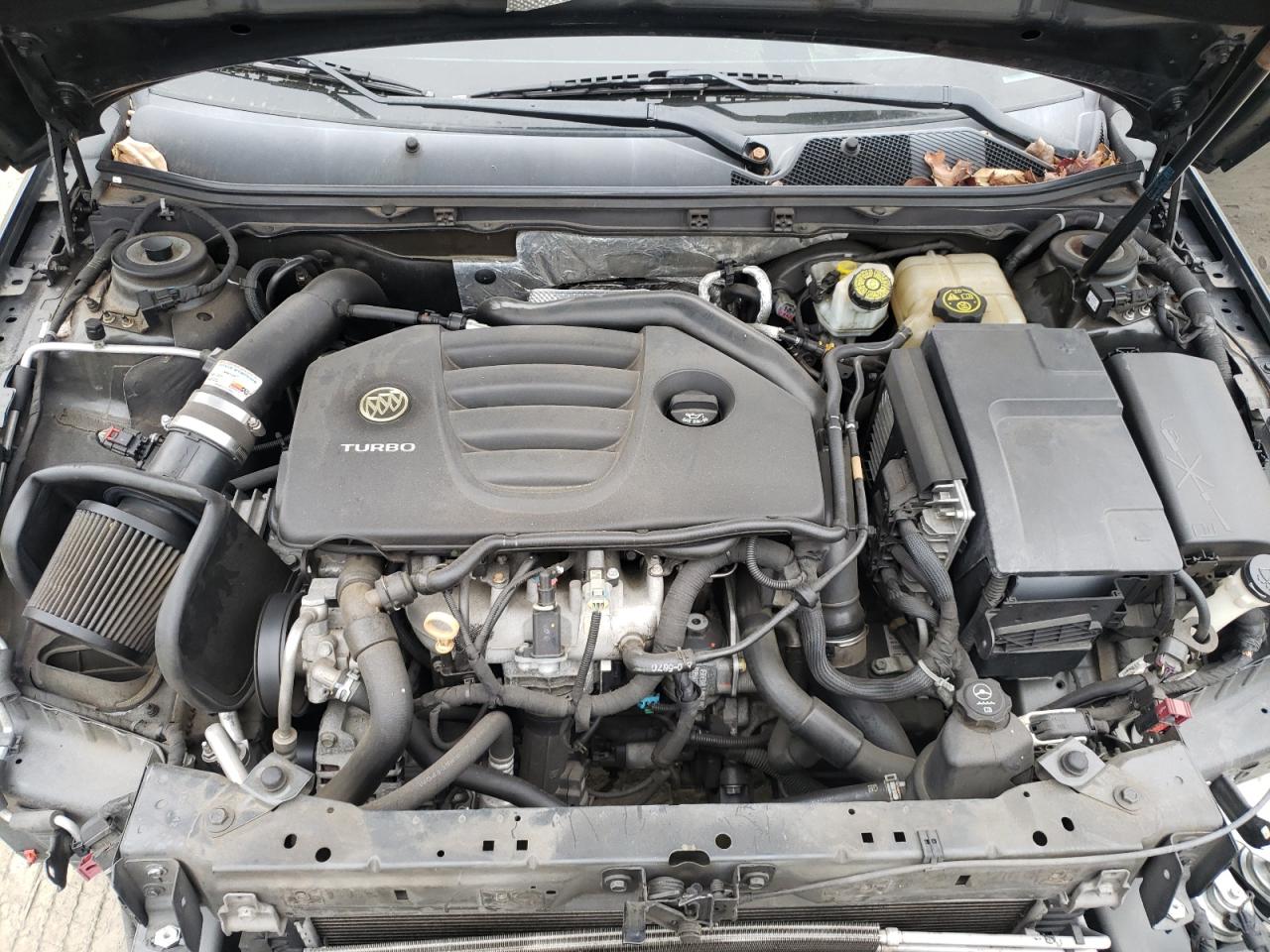 2012 Buick Regal - Image 11