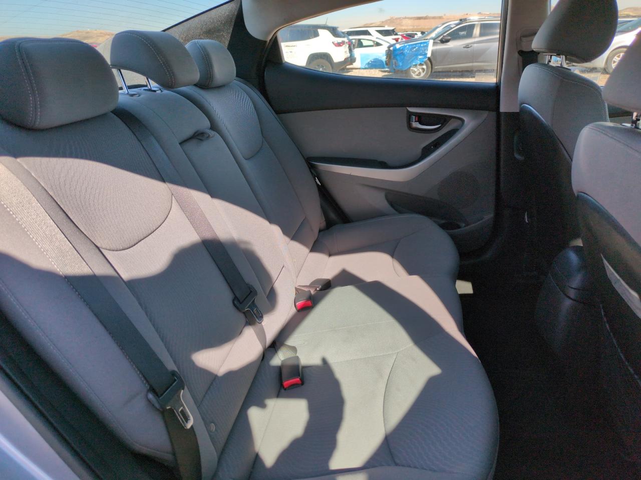 2015 Hyundai Elantra - Image 10