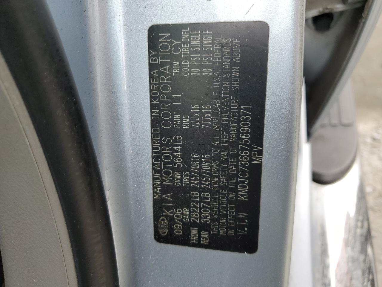 2007 Kia Sorento - Image 14
