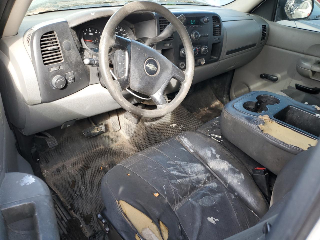 2007 Chevrolet Silverado - Image 8