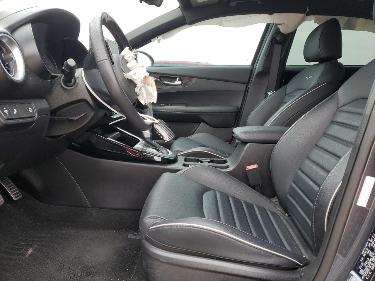 2023 Kia Forte - Image 7