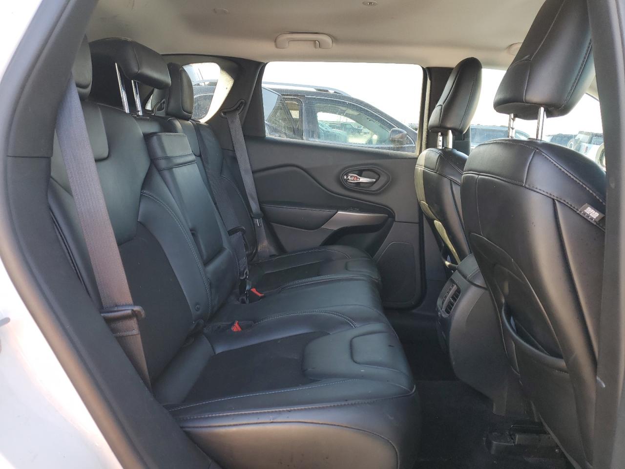2019 Jeep Grand Cherokee - Image 11