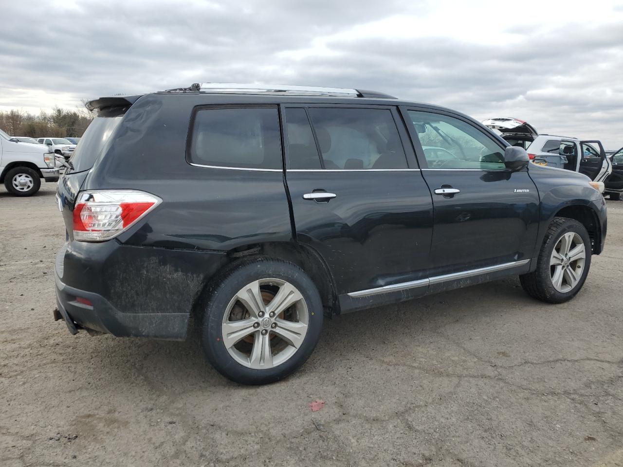 2012 Toyota Highlander - Image 3