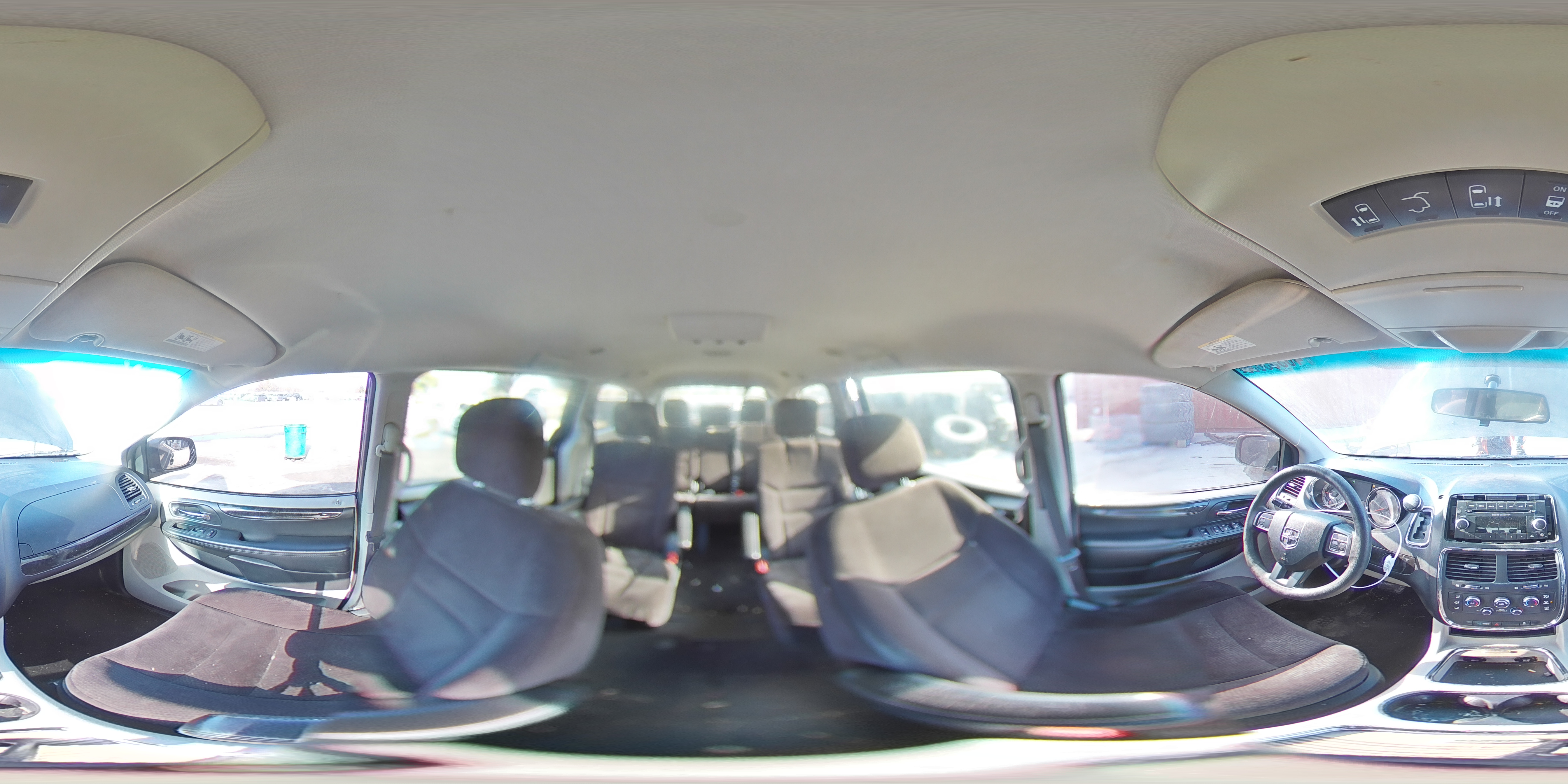 2014 Dodge Caravan - Image 14