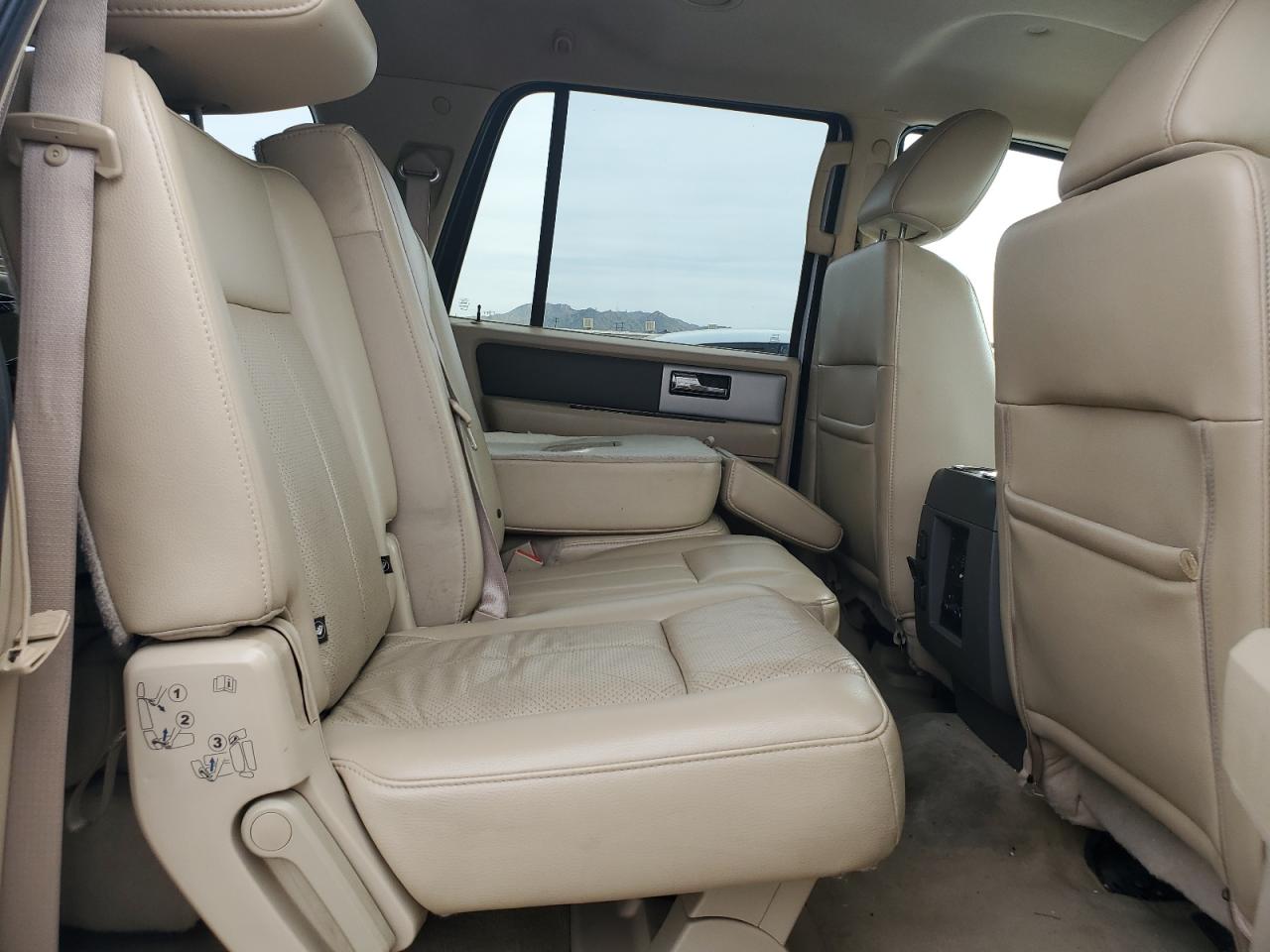 2014 Ford Expedition - Image 11