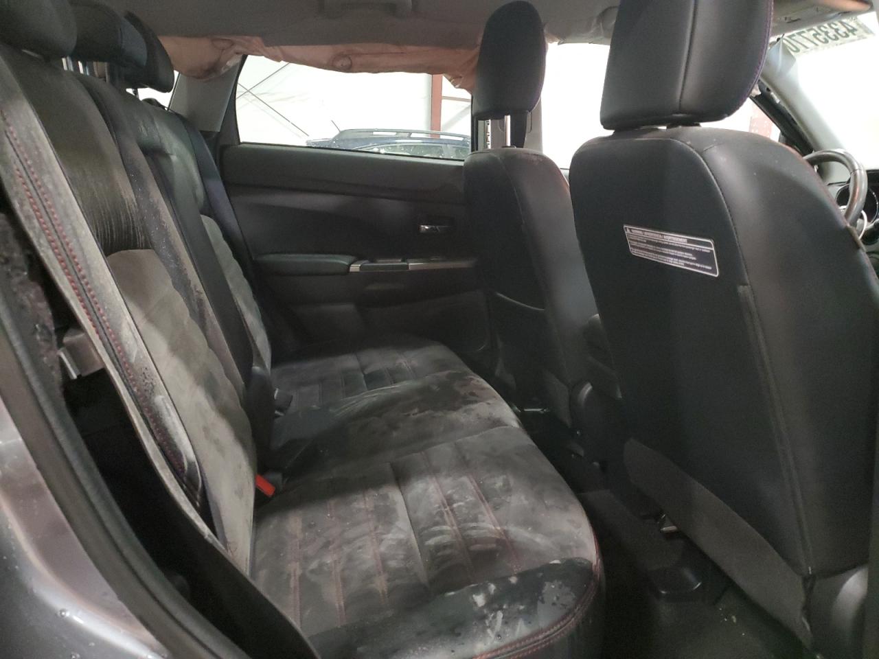 2018 Mitsubishi Outlander - Image 11