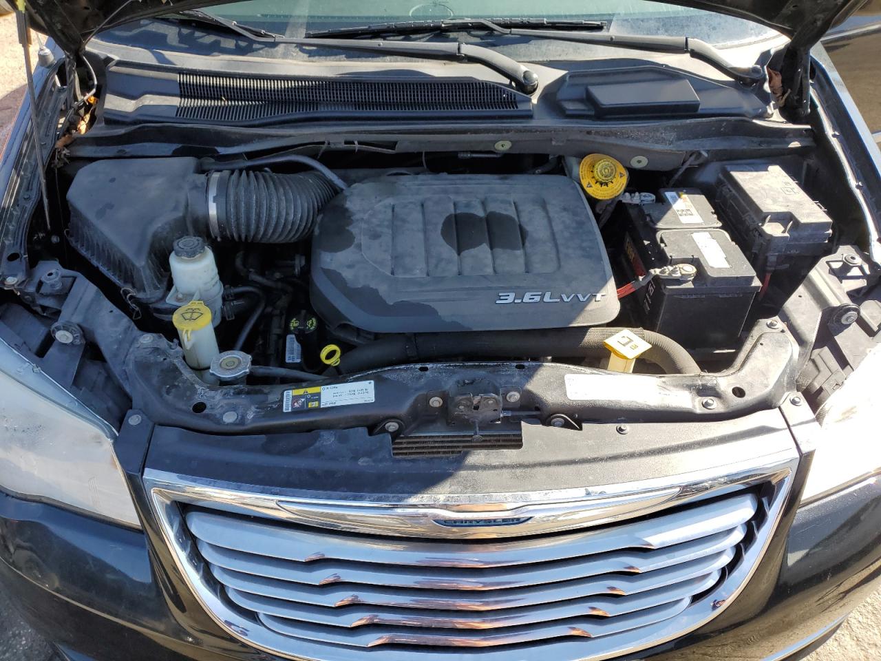 2014 Chrysler Town & Country - Image 12