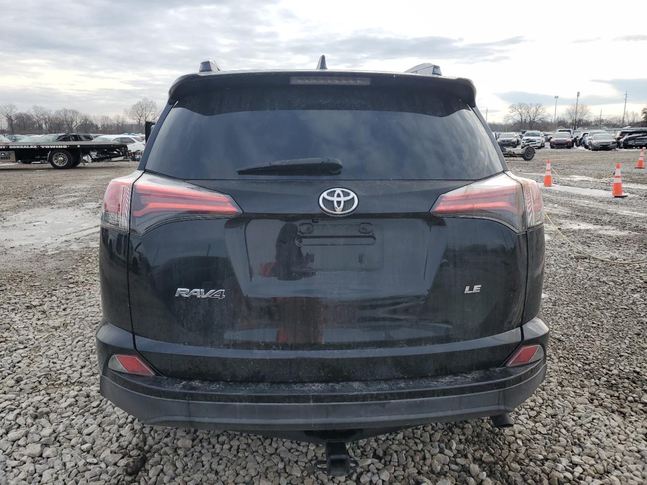 2017 Toyota RAV 4 - Image 6