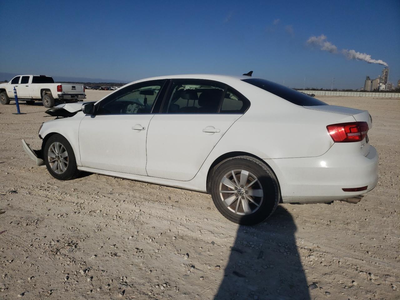2015 Volkswagen Jetta - Image 2