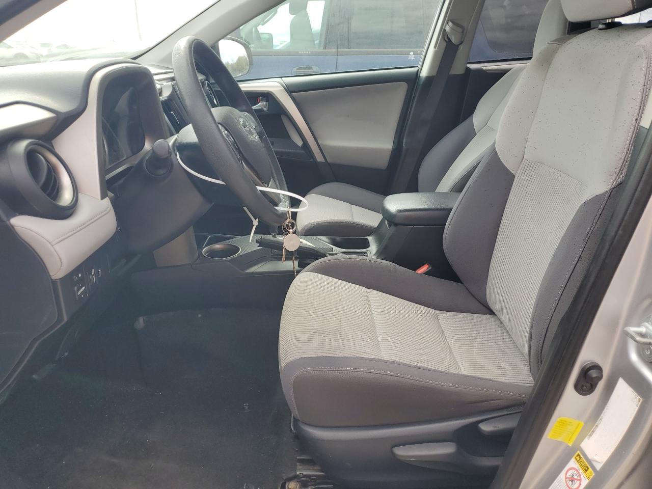 2015 Toyota RAV 4 - Image 7